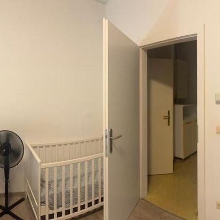 Ganze Klein Unterkunft 1100 Wien Viena Exterior foto