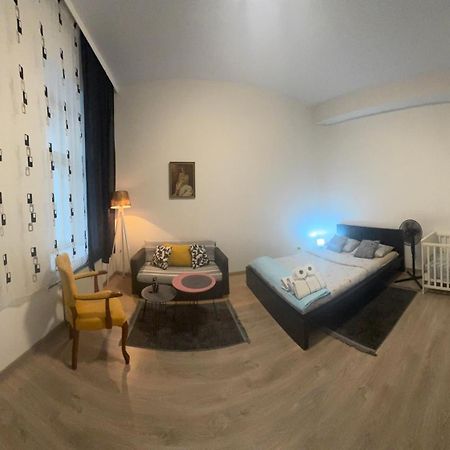 Ganze Klein Unterkunft 1100 Wien Viena Exterior foto